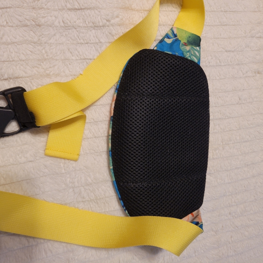 Kavu Blue And Yellow Citrus Canvas Spectator Fanny Pack Tropical Pattern - Picture 3 of 10